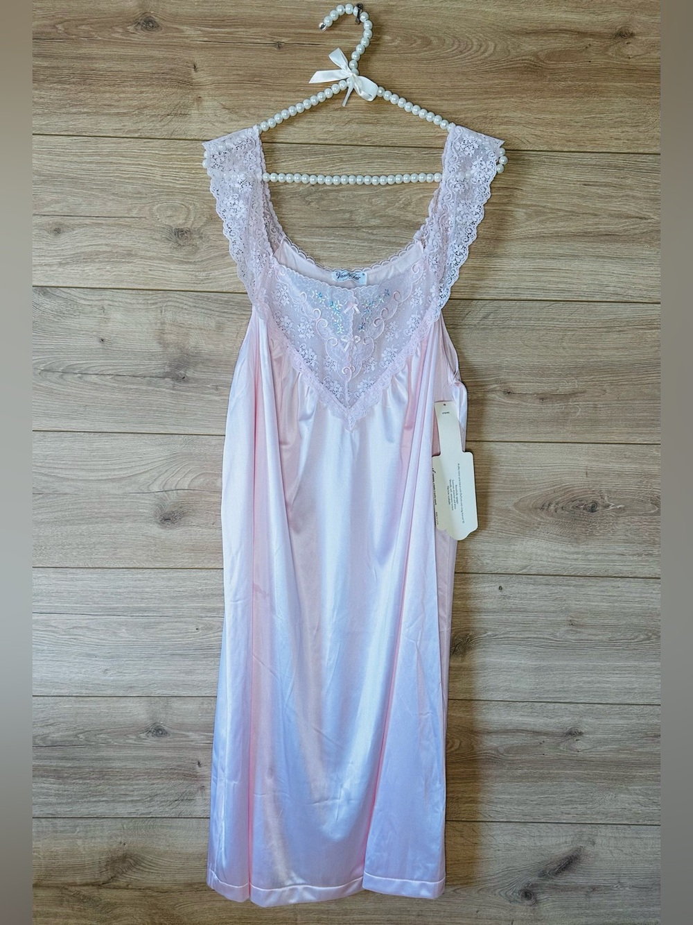 Vintage 70s Vanity Fair Pale Pink Satin Lace-Trim Chemise